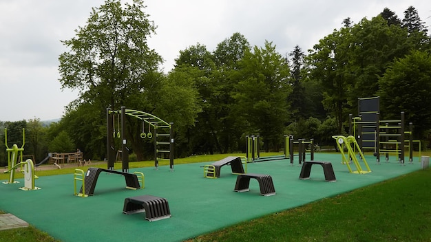 Die Turnhalle auf der Straße Der Sportplatz