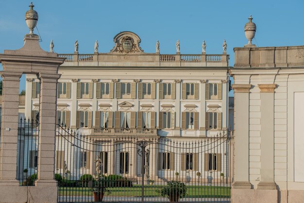 Die Villa d'AddaBorromeo ist eine historische Villa in Cassano d'Adda