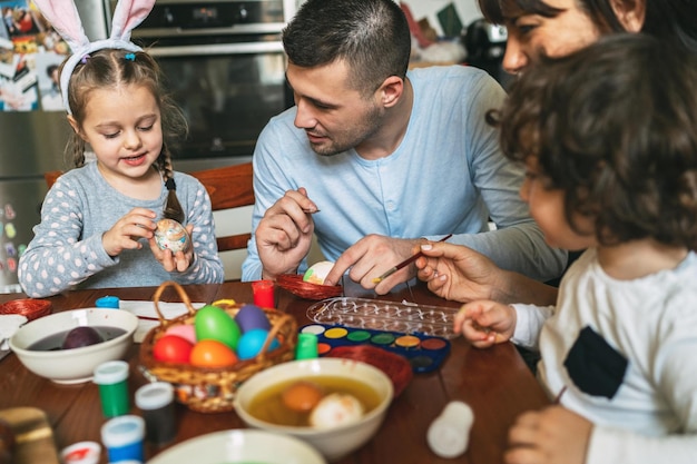 Die Zeit, die die Familie zu Hause zusammen verbringt
