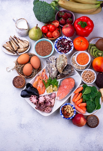 Dieta pescetária com frutos do mar, frutas e legumes