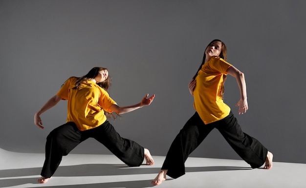 Foto diferentes poses de uma pessoa dançando