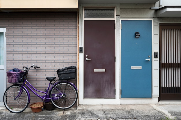 Foto diferentes puertas casa entrada japón