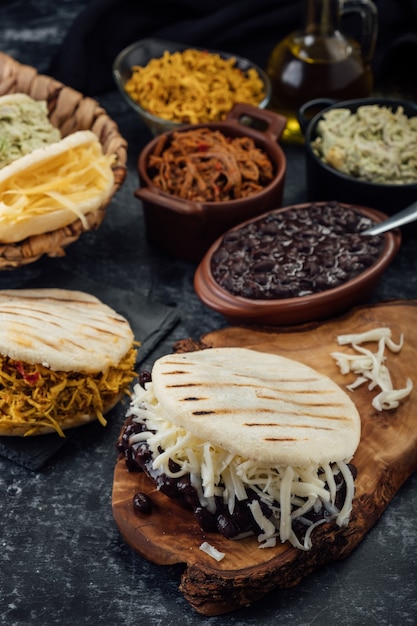 Diferentes tipos de arepas venezuelana e colombiana Café da manhã típico latino-americano