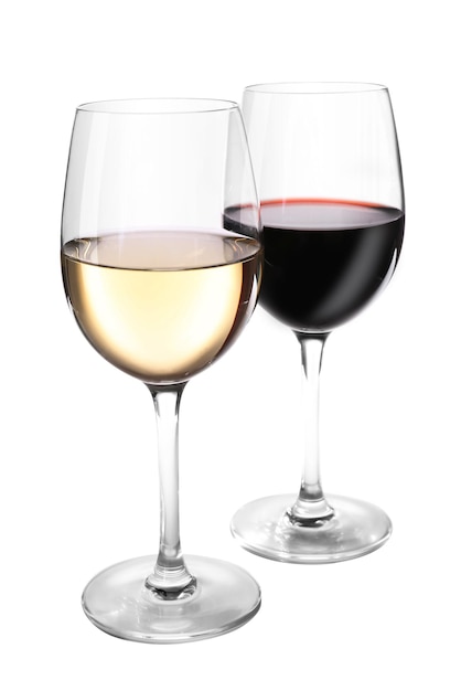 Diferentes tipos de vino en gases sobre fondo claro