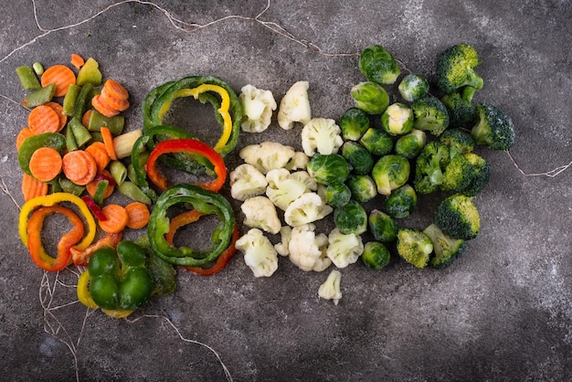 Foto diferentes vegetais congelados armazenamento de alimentos