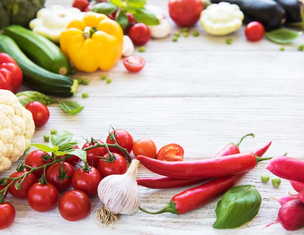 Foto diferentes vegetales crudos.