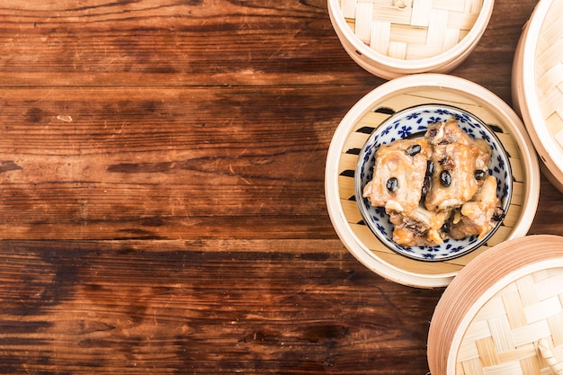 Dim sum chino Costillas de cerdo al vapor con frijoles negros