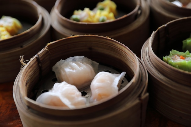 Dim Sum, Dampfknödel in Holzkorb chinesisches Essen