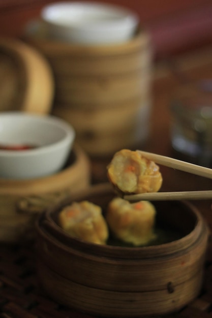 Dimsum chinesisches Essen mit Siomay und asiatischem Essen Hintergrund