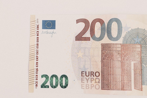 Dinero en moneda europea billetes en euros