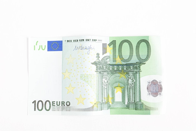 Dinero en moneda europea billetes en euros