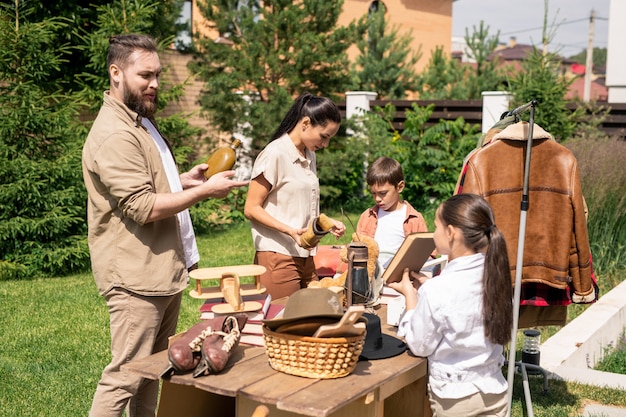 Dinge beim Hofverkauf besprechen