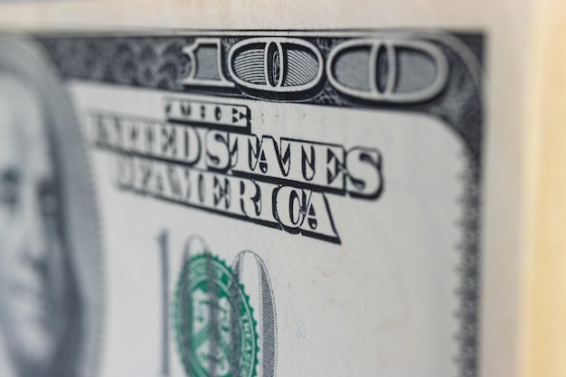 Dinheiro americano, vista de close-up de notas de cem dólares.