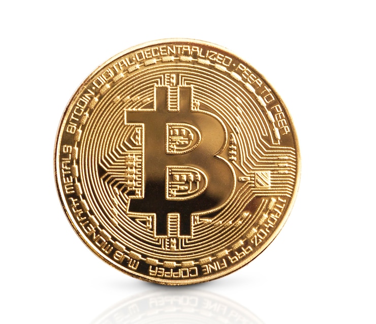Foto dinheiro criptográfico de moeda bitcoin isolado no fundo branco. com traçado de recorte.