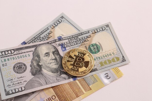 Dinheiro e moeda Multi Euro Dolar Diferentes tipos de notas de nova geração bitcoin lira turca