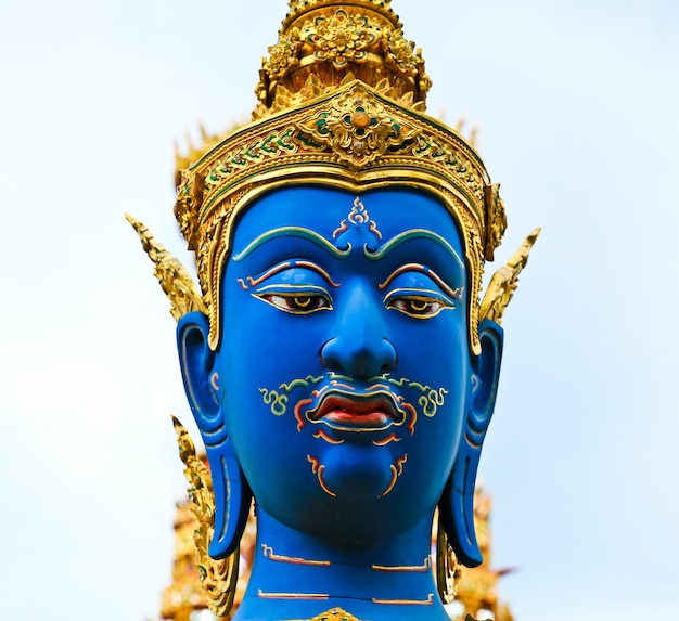 Foto diosa, templo tailandés, samut songkhram en tailandia.