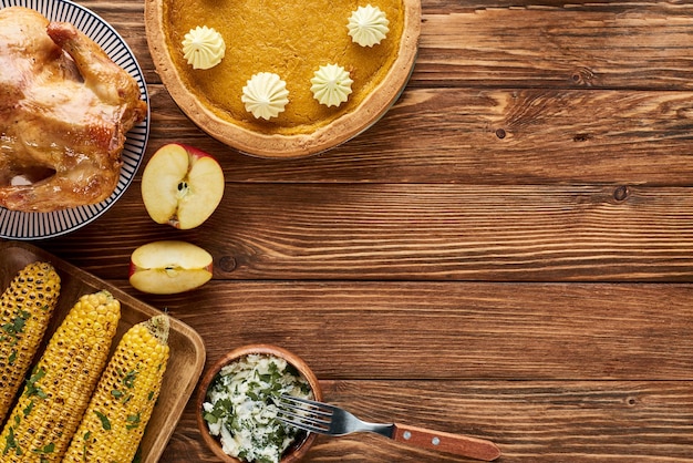 Foto directamente por encima de la comida en la mesa