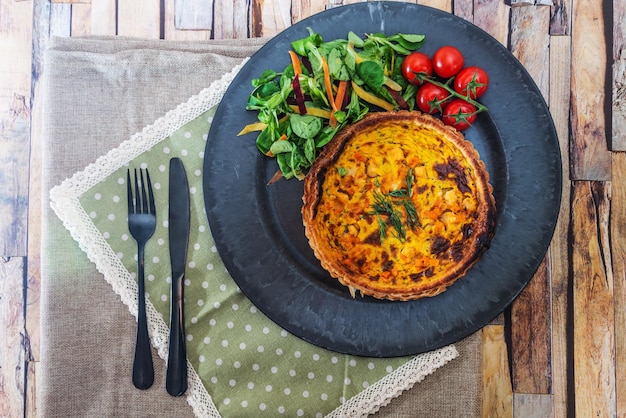 Foto directamente por encima de la comida en la mesa