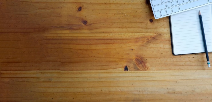 Foto directamente por encima de la foto de los libros en la mesa