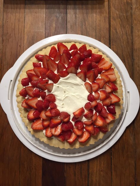 Foto directamente por encima de la toma de postre en la mesa