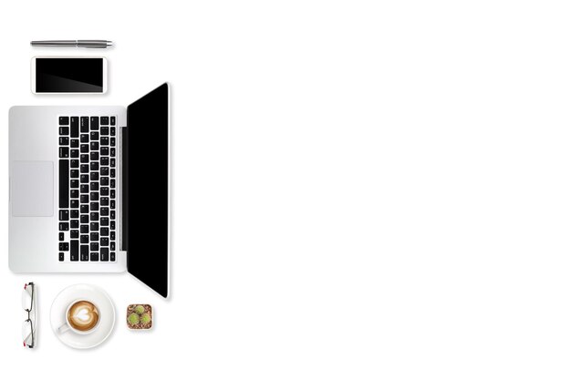Directamente por encima de la toma de tecnologías y café sobre fondo blanco