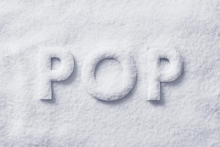 Foto directamente por encima de la toma de texto pop en la nieve