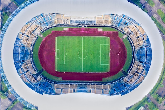 Direkt über dem Stadion
