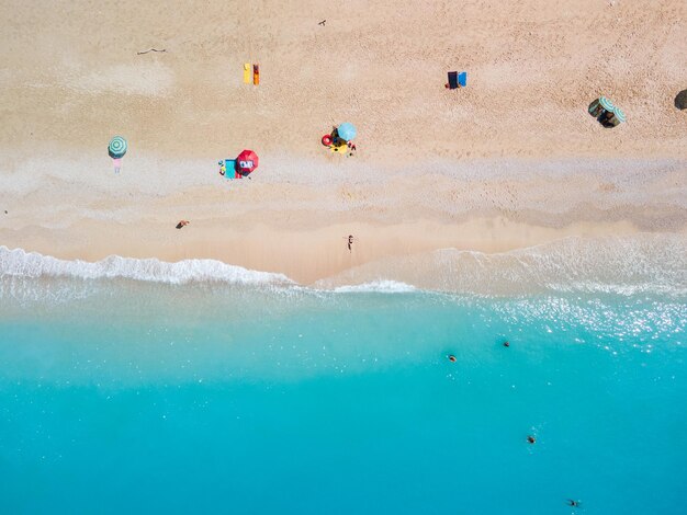 Direkt über dem Strand von egremni auf der Insel Lefkada Griechenland