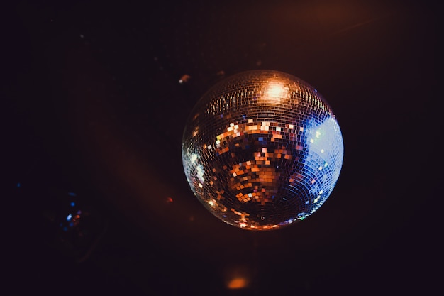 Disco Ball mit hellen Strahlen