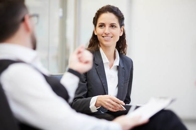 Discutindo questões financeiras