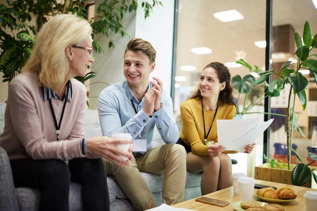 Discutir puntos de trabajo