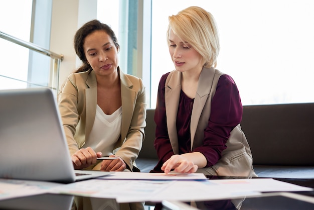 Discutir los resultados del trabajo con un colega