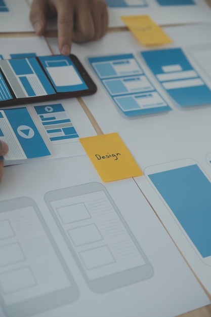 Diseñador de sitios web Desarrollo de aplicaciones de planificación creativa Borrador de boceto Plantilla de diseño de marco Estudio de diseño de estructura alámbrica Concepto de experiencia de usuario