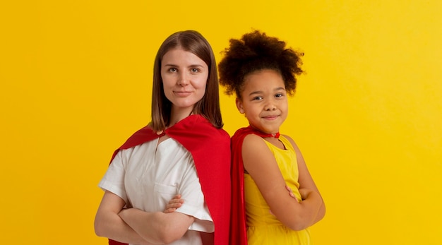 Foto diseño de collage de superhéroes femeninas