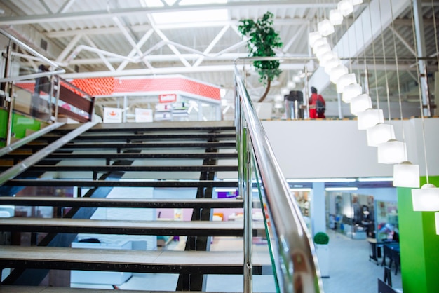 Diseño interior del centro comercial del mercado de la luz de las escaleras de la tienda de compras