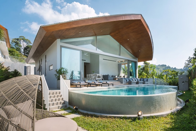 Diseño interior y exterior de villa con piscina, casa y hogar con jardín y piscina infinita