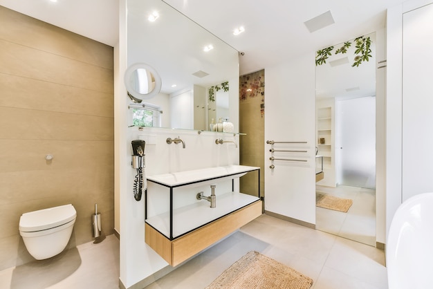 Foto diseño de interiores de baño hermoso y elegante.