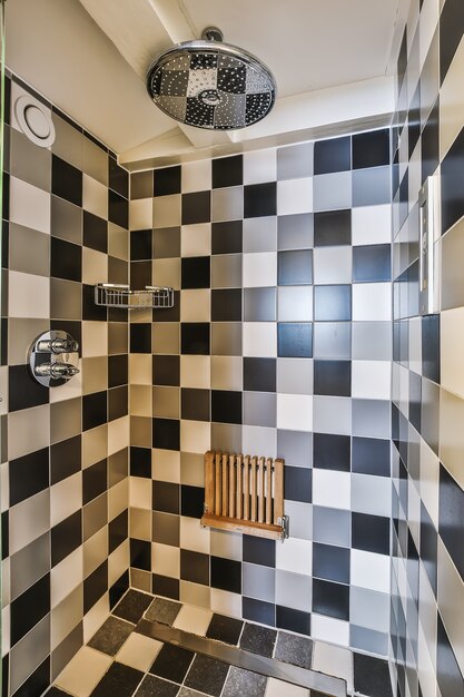 Diseño de interiores de baño hermoso y elegante.