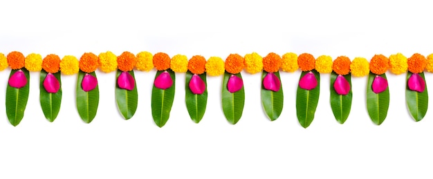 Diseño de rangoli de flores de caléndula para el festival de Diwali, decoración de flores del festival indio