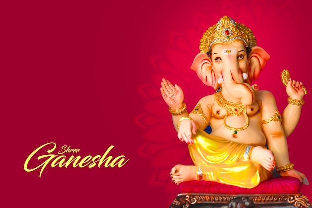 Diseño de tarjeta de felicitación feliz de Ganesh Chaturthi con el ídolo de lord ganesha