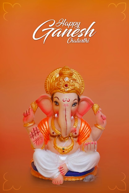 Diseño de tarjeta de felicitación feliz de Ganesh Chaturthi con el ídolo de lord ganesha