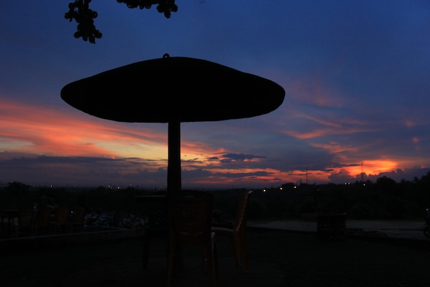 Disfruta del atardecer al aire libre