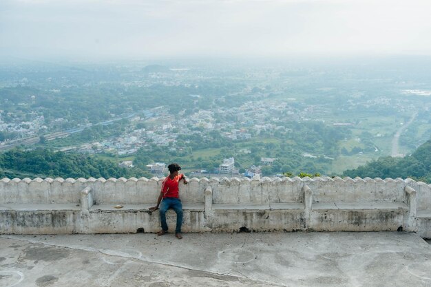 Foto disfrutando de la vista