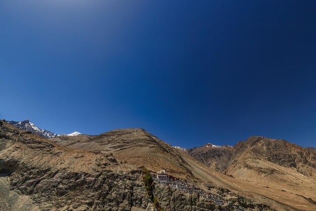 Diskit-Kloster Deskit Gompa Diskit Gompa ist das älteste und größte buddhistische Kloster in Diskit