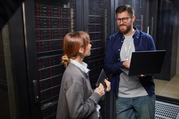 Diskussion über die Wartung des Netzwerks im Rechenzentrum