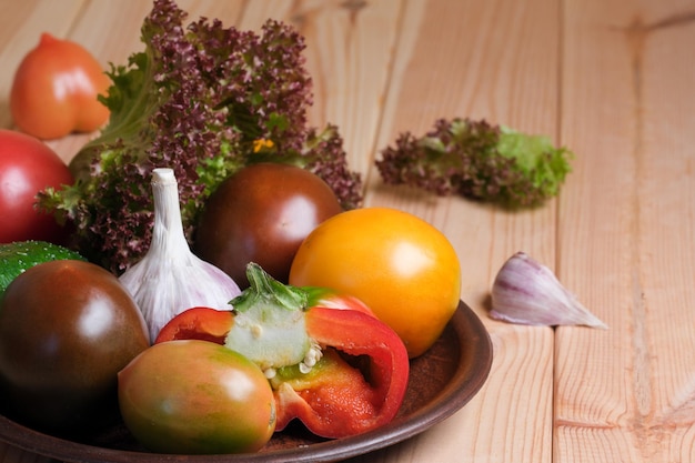 Disposición vegetal con tomates