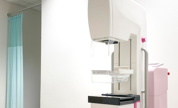 Dispositivo de detección de mamografía de mama en el laboratorio del hospital