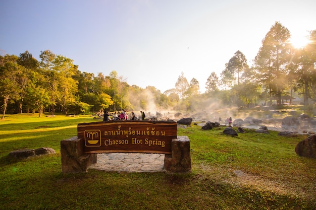 Distrito de Mueang Pan, província de Lampang, Tailândia - 29 de dezembro de 2022 Chae Son Hot Spring.