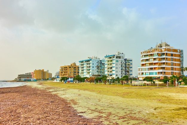 Distrito residencial a orillas del mar en Larnaca, Chipre