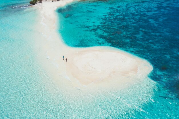 Ditaytayan Insel in den Philippinen, Coron Provinz. Luftaufnahme von Drohne über Urlaub, Reisen und tropische Orte